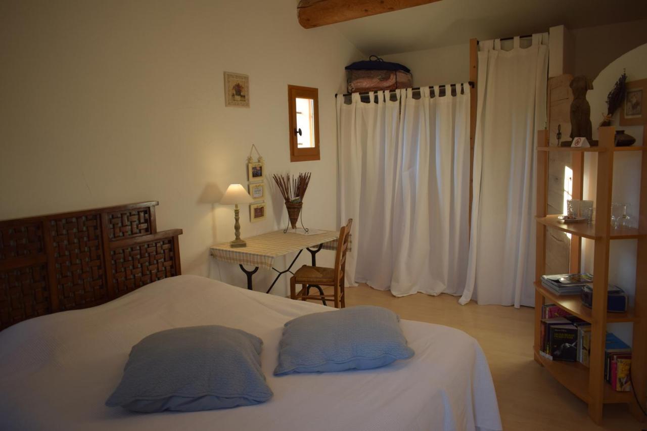 Saba Hotell Cabrières-dʼAvignon Exteriör bild